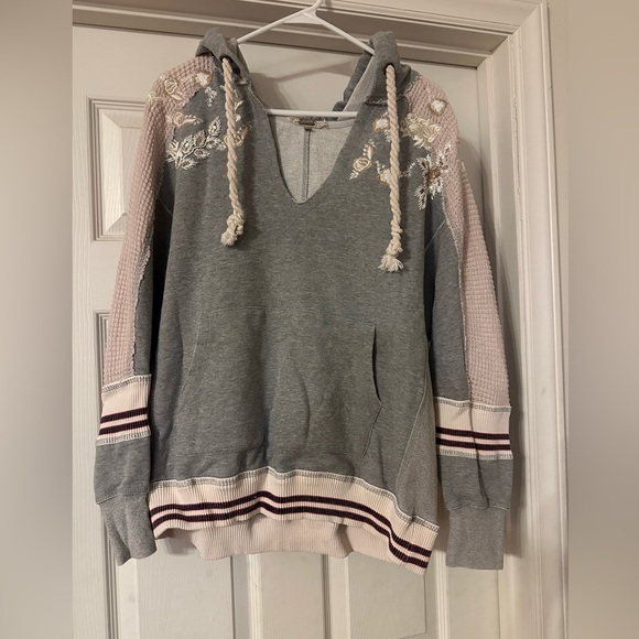 gimmicks by BKE Tops - Gray and Pink Long Sleeve V-Neck Relaxed Sweatshirt